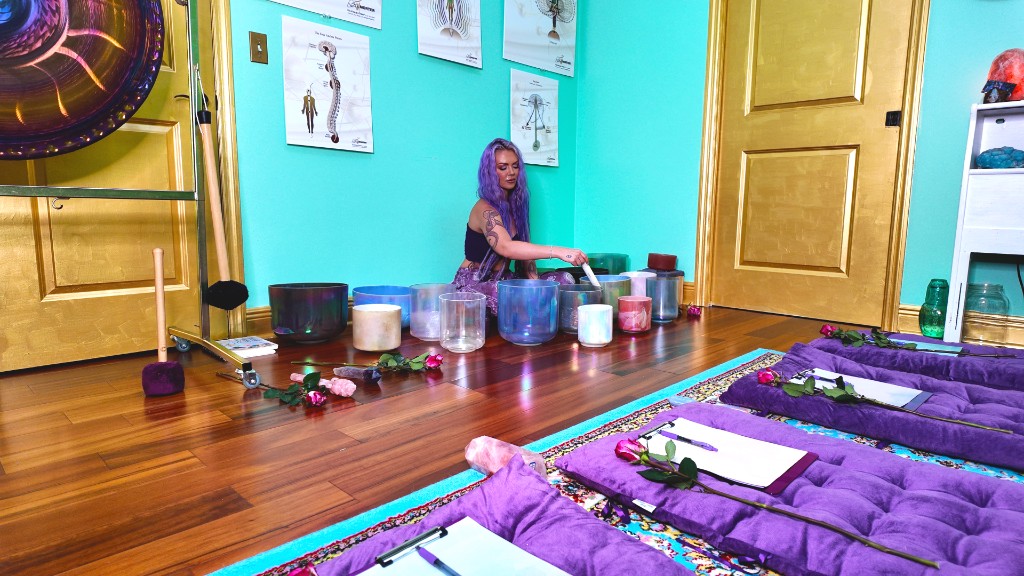 Group sound healing session with Sdar Lotus